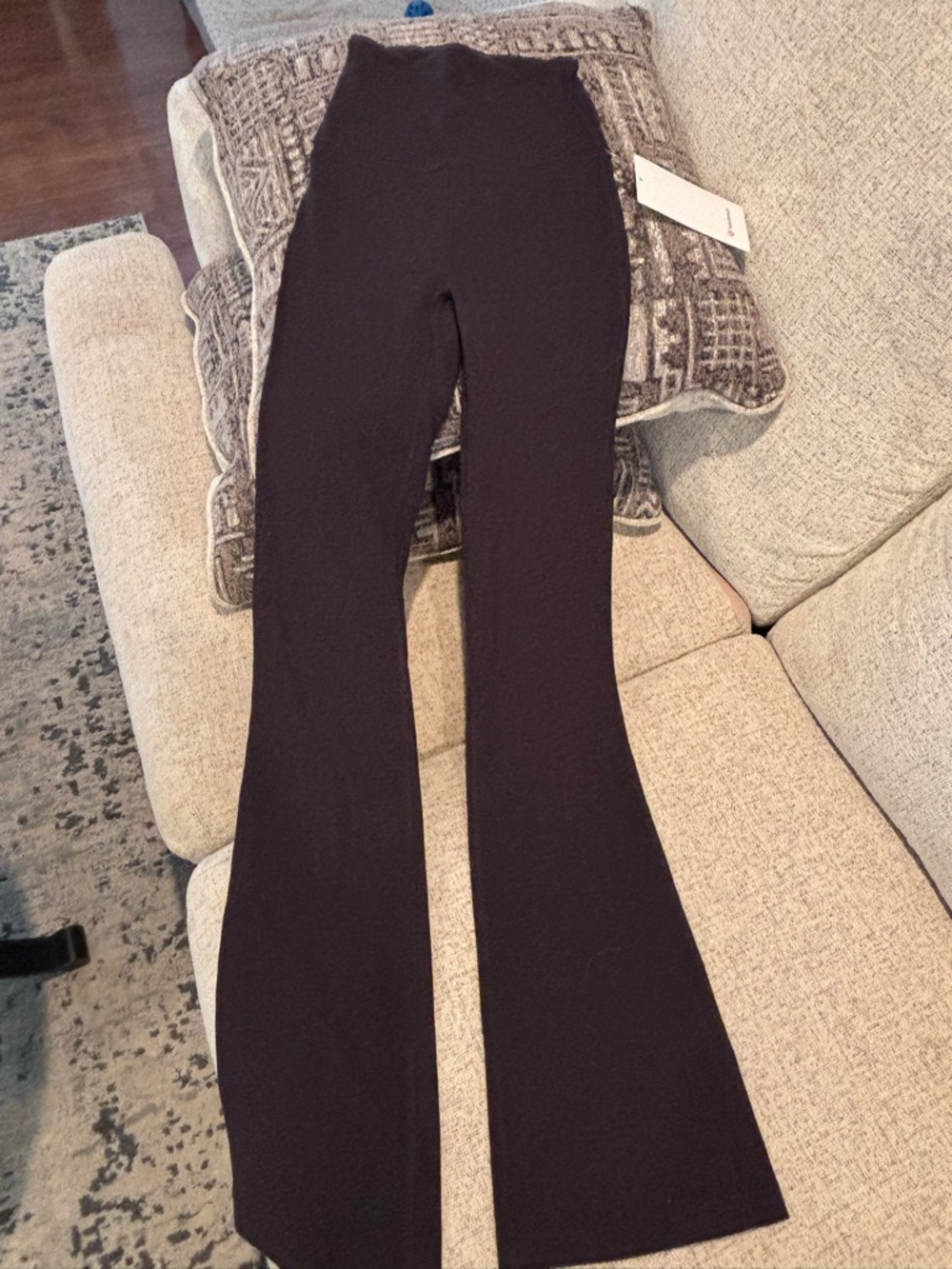 Lululemon women’s Legging Groove SHR Flare Pant Nulu size 2 black - Picture 2 of 4